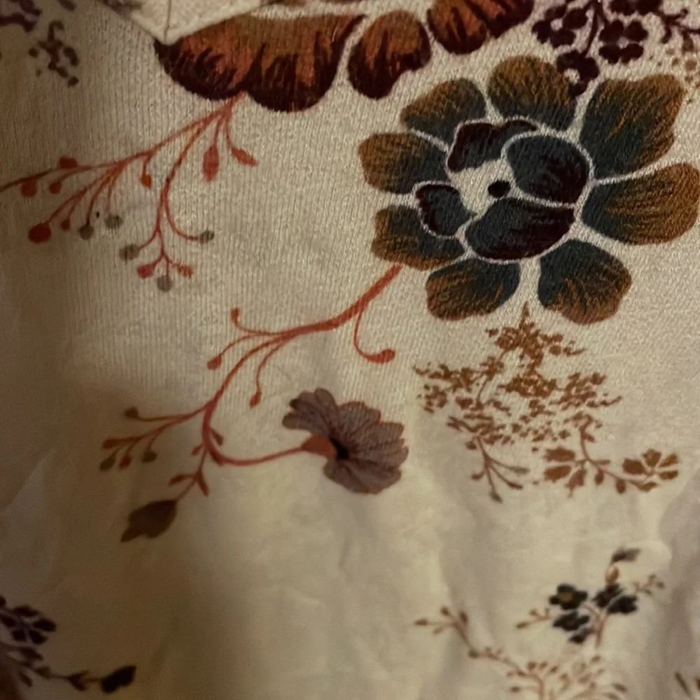 🚫SOLD🚫AEO Floral Criss Cross Tank 🌼 - Picture 6 of 12